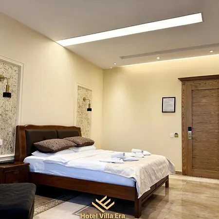 Era Hotel 4*